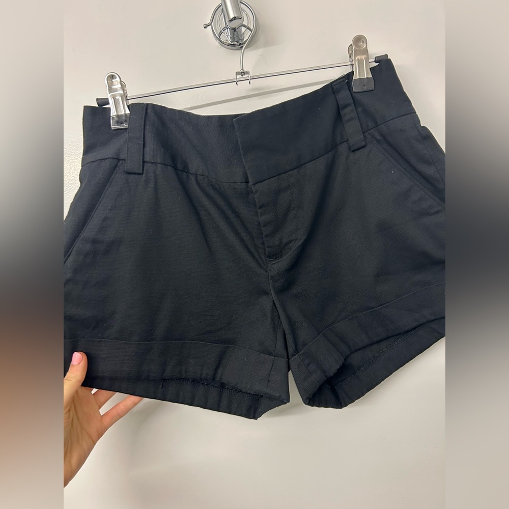 Alice + Olivia Womens Near Black 3” Inseam Cuffed Black Cotton Shorts size 2